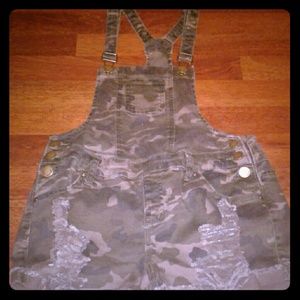Camo Overall Short Size Large